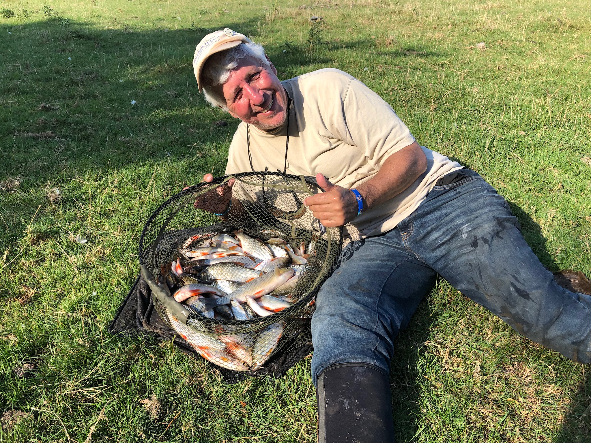 Martin Salter with a nice bag of hemp roahc from the River Thames