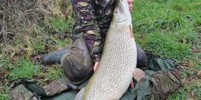 Lloyd-Watson-with-his-British-Record-Pike-Chew-Valley-Reservoir-47lb-5oz